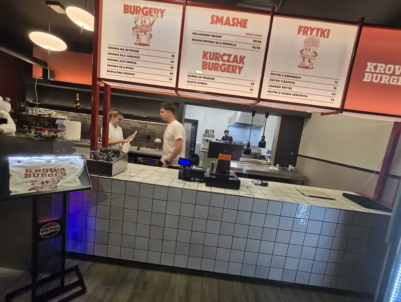 Tablica: burgery, smashe, frytki